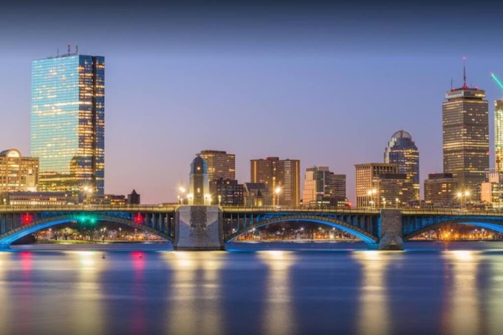 Luxury - Pet Friendly 3Bd, 3Ba South End Condo Бостън Екстериор снимка